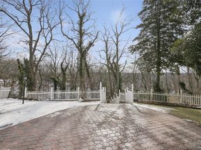 549 Woodbury Road, Cold Spring Harbor NY 11724