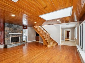 549 Woodbury Road, Cold Spring Harbor NY 11724