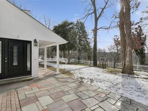 549 Woodbury Road, Cold Spring Harbor NY 11724