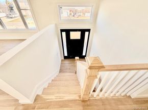 10 Amarr Drive, Shirley NY 11967