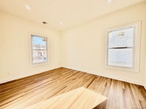 10 Amarr Drive, Shirley NY 11967