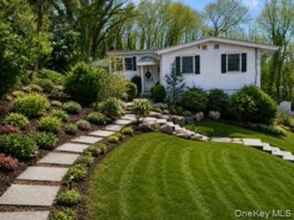 20 Harborview Drive, Northport NY 11768