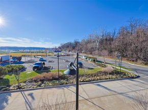 100 Garvies Point Road 1024, Glen Cove NY 11542