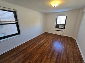 213-06 75th Avenue 2O, Oakland Gardens NY 11364
