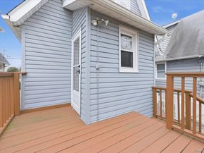 22 Sunset Trail 22, Bronx NY 10465