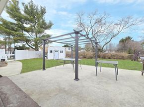 33 Segatogue Lane, South Setauket NY 11720