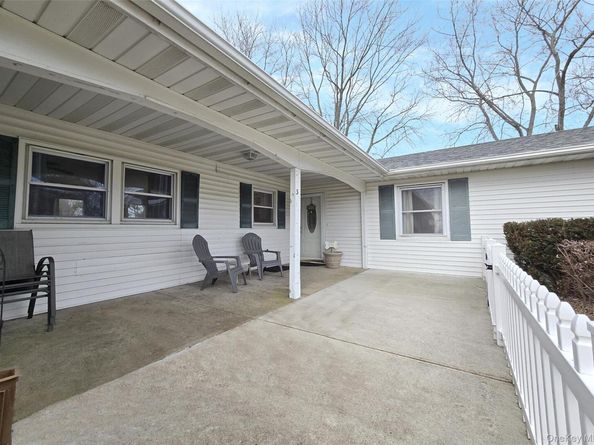 33 Segatogue Lane, South Setauket NY 11720