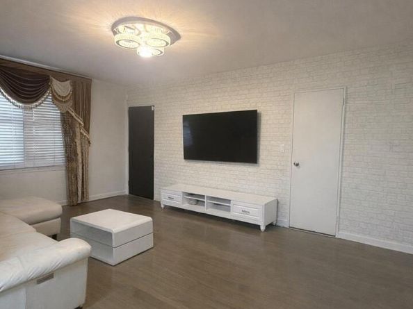 135-02 Jewel Avenue A, Flushing NY 11367