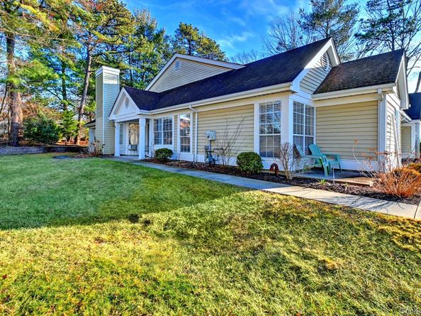 10 Oakdale Court, Ridge NY 11961