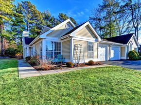 10 Oakdale Court, Ridge NY 11961