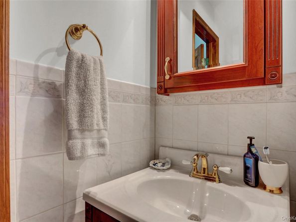 807 Cypress Drive, Franklin Square NY 11010