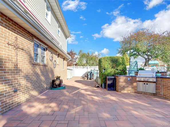 807 Cypress Drive, Franklin Square NY 11010