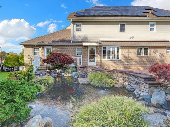 807 Cypress Drive, Franklin Square NY 11010