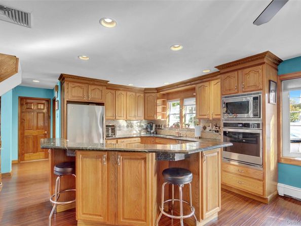 807 Cypress Drive, Franklin Square NY 11010