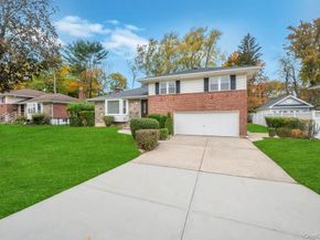 33 Eastfield Lane, Melville NY 11747