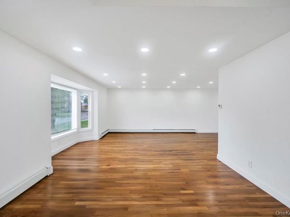 33 Eastfield Lane, Melville NY 11747