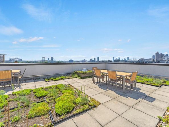 353 E 104 Street 9C, New York (Manhattan) NY 10029