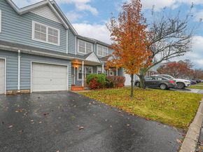 11 Northwood Blvd, Central Islip NY 11722