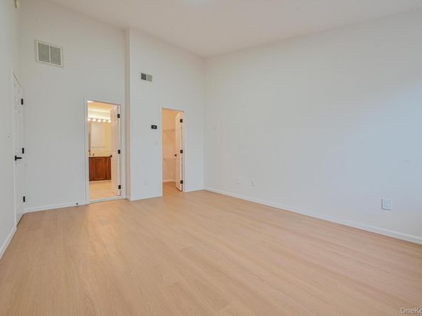 11 Northwood Blvd, Central Islip NY 11722