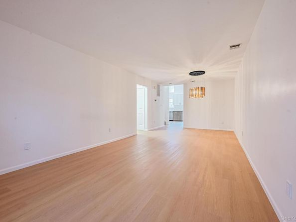 11 Northwood Blvd, Central Islip NY 11722