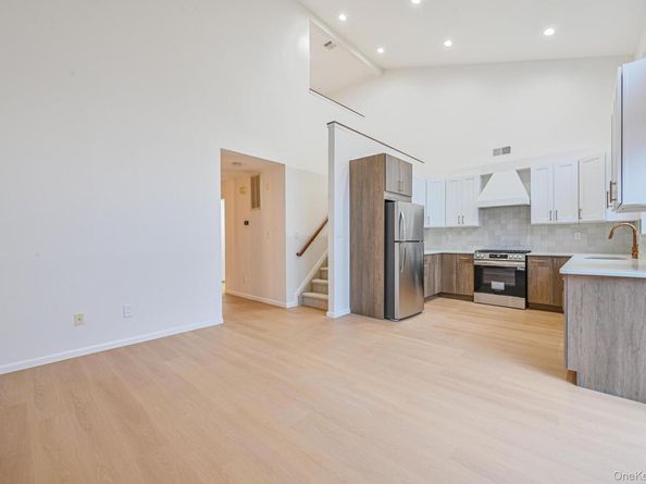 11 Northwood Blvd, Central Islip NY 11722