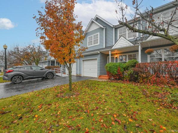 11 Northwood Blvd, Central Islip NY 11722