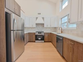 11 Northwood Blvd, Central Islip NY 11722