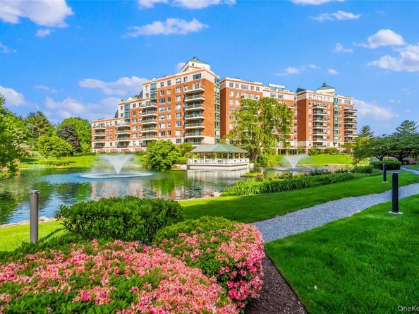 100 Hilton Avenue M4, Garden City NY 11530