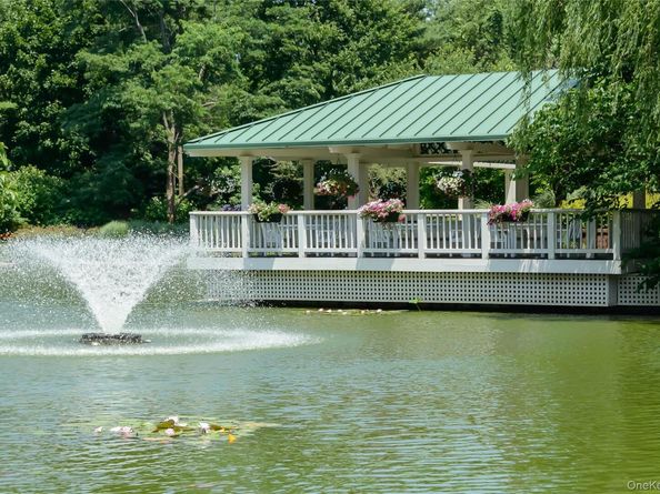 100 Hilton Avenue M4, Garden City NY 11530