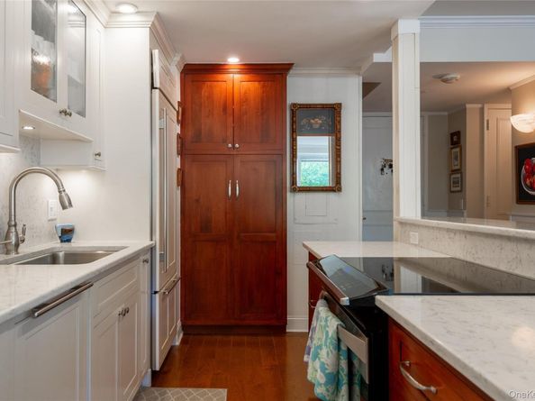 100 Hilton Avenue M4, Garden City NY 11530