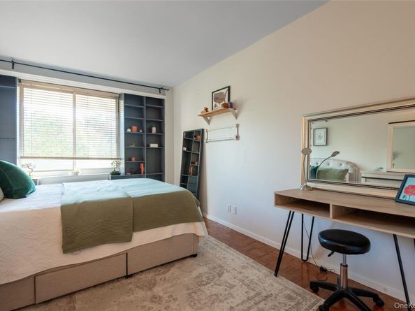 100 Hilton Avenue M4, Garden City NY 11530