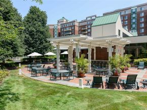 100 Hilton Avenue M4, Garden City NY 11530