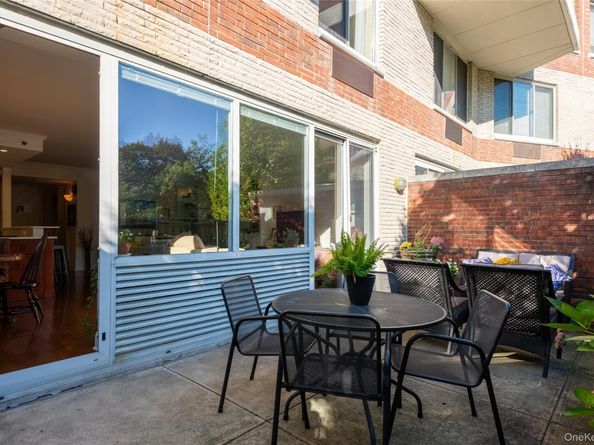 100 Hilton Avenue M4, Garden City NY 11530