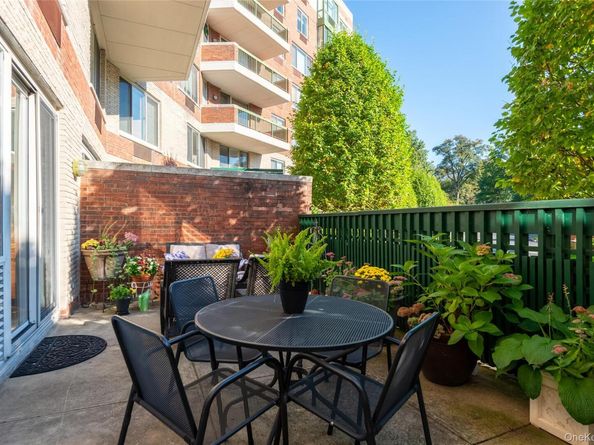 100 Hilton Avenue M4, Garden City NY 11530