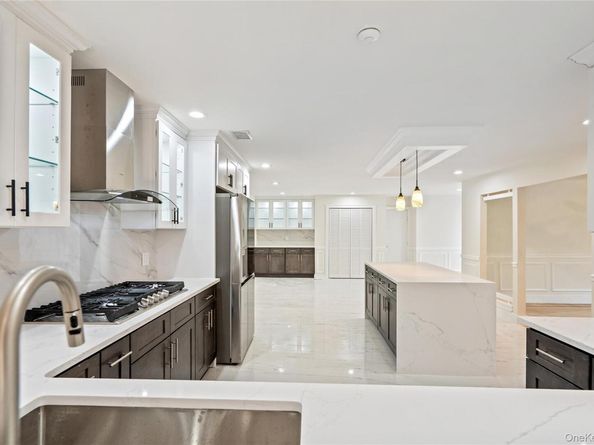 2 Heiko Court, Northport NY 11768