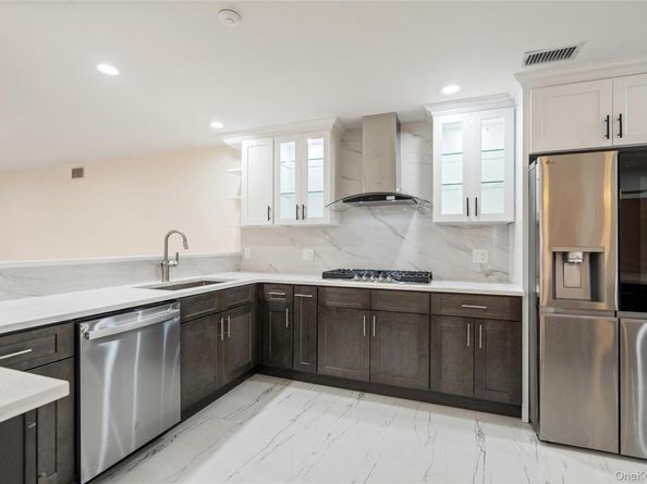 2 Heiko Court, Northport NY 11768