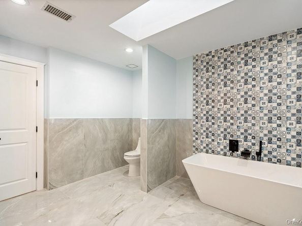 2 Heiko Court, Northport NY 11768