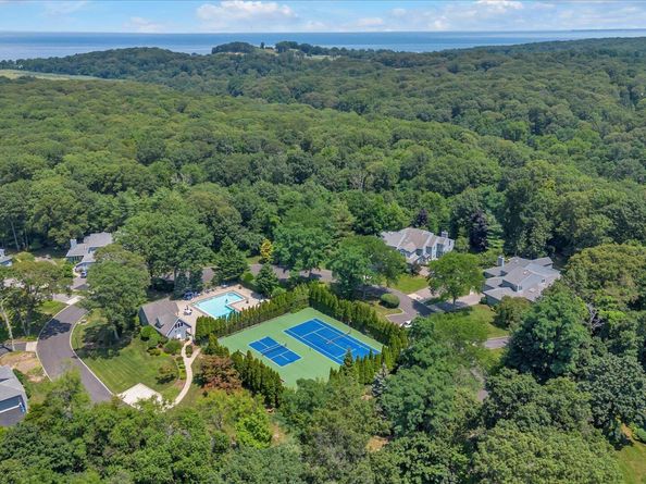 2 Heiko Court, Northport NY 11768