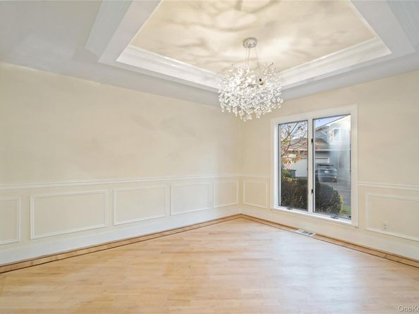 2 Heiko Court, Northport NY 11768