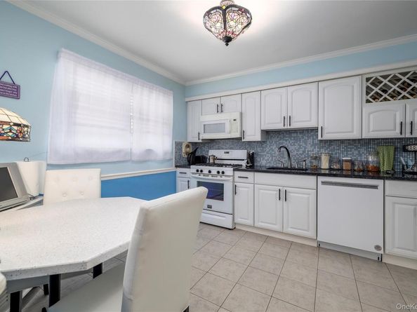 68 Lincoln Avenue, Island Park NY 11558