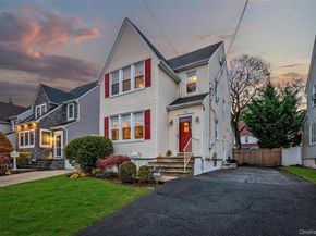 29 Orleans Road, Valley Stream NY 11581