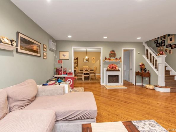 29 Orleans Road, Valley Stream NY 11581