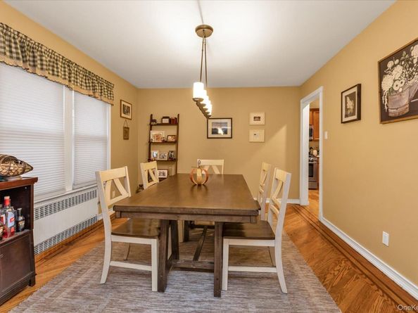 29 Orleans Road, Valley Stream NY 11581