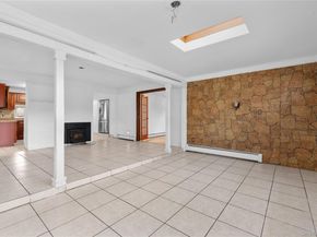 18 Pilgrim Lane, Westbury NY 11590