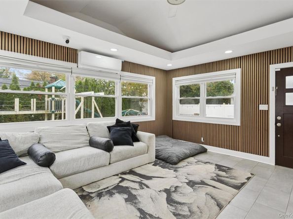 84 Rosedale Road, North Woodmere NY 11581