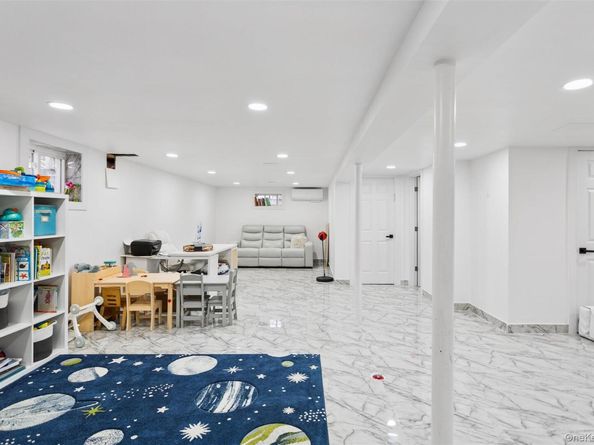 84 Rosedale Road, North Woodmere NY 11581