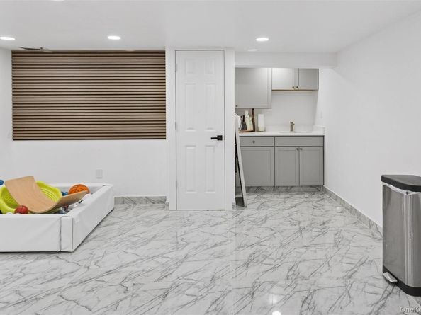 84 Rosedale Road, North Woodmere NY 11581