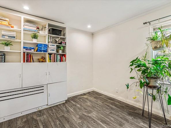 186-15 Grand Central Parkway, Jamaica Estates NY 11432