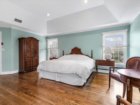 56 Rofay Drive, East Northport NY 11731