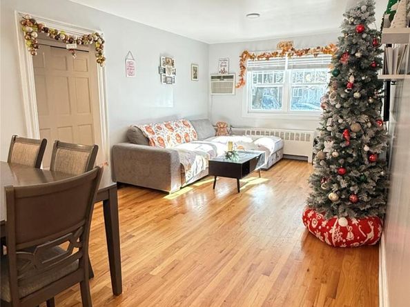 22411 Kingsbury Avenue A, Oakland Gardens NY 11364